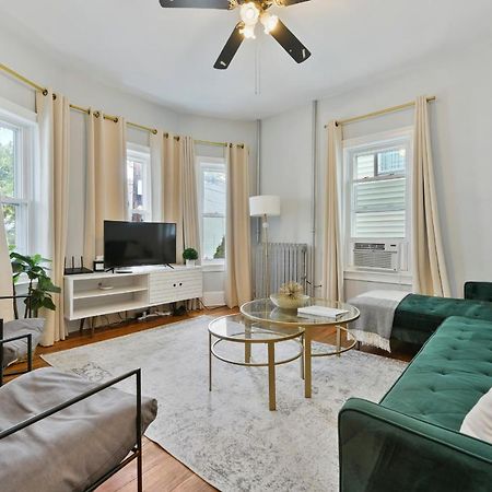 The Maverick - Luxurious Apartment - Free Parking - 2 Miles From Boston Logan Airport Chelsea Eksteriør billede